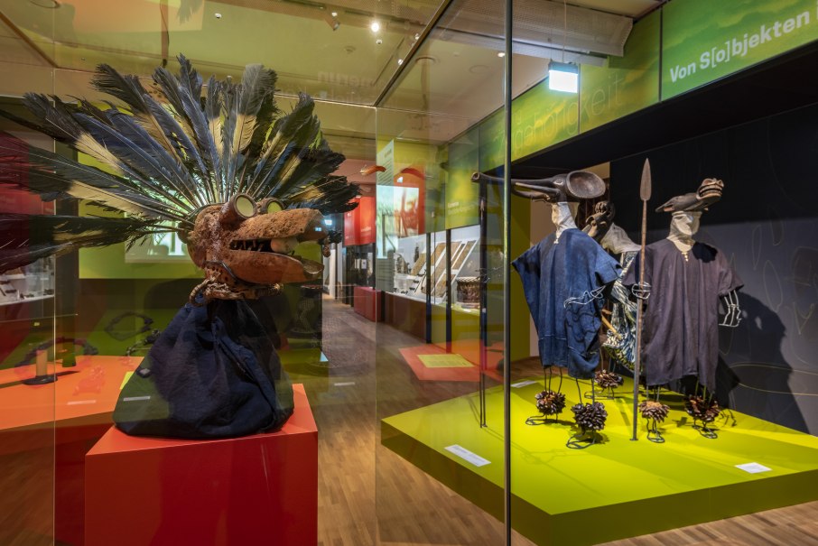 Blick in die Ausstellung "Wo ist Afrika?", © Linden-Museum Stuttgart, Foto: Dominik Drasdow