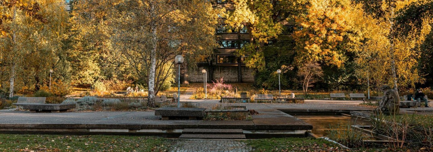 Mittlerer Schlossgarten Bänke, © SMG, Sarah Schmid Mittlerer Schlossgarten Bänke, © SMG, Sarah Schmid