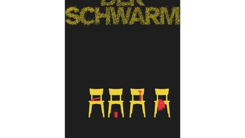 Plakat f&uuml;r das Theaterst&uuml;ck 'Der Schwarm' mit vier gelben St&uuml;hlen und roten Requisiten auf schwarzem Hintergrund. Der Titel ist in gelben Punkten dargestellt., &copy; Lukas Waiblinger
