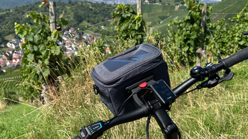 Tour mit Aussicht auf die Grabkapelle, © WeingenussStuttgart