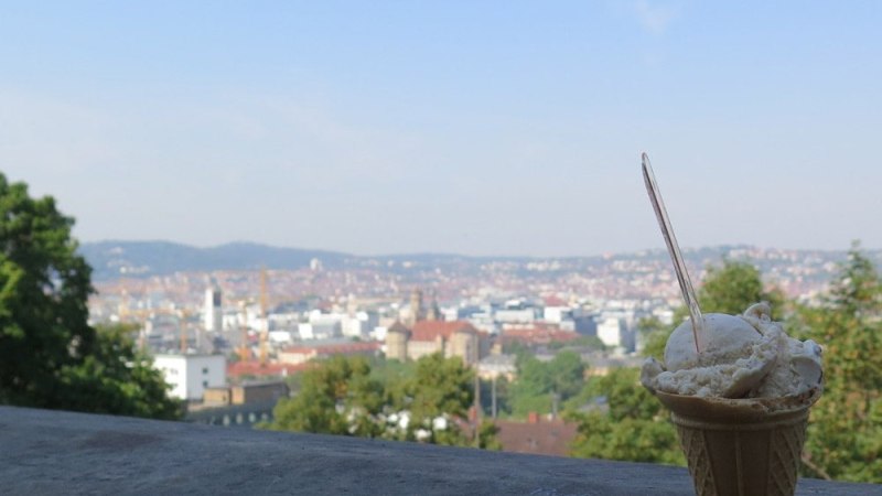 Eugensplatz mit Eis