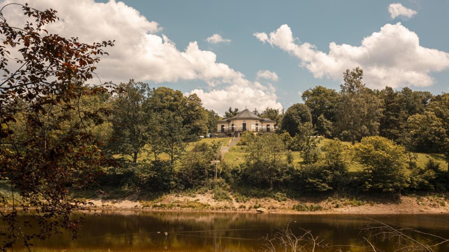 Bärensee, Blick aufs Bärenschlössle, © Stuttgart-Marketing GmbH, Sarah Schmid