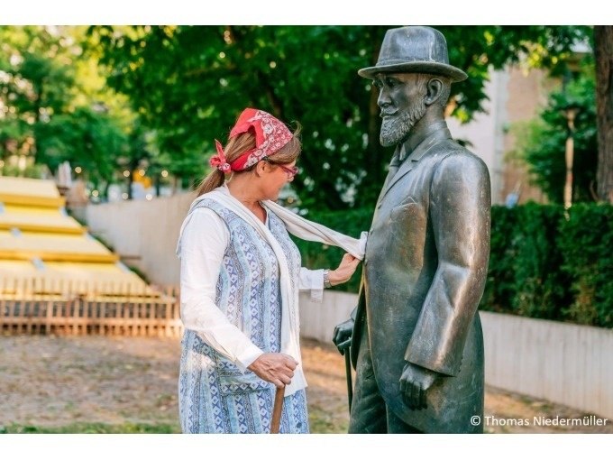 I han Kehrwoch - Frau Schwätzele weiss wo´s langgeht - Tour mit Einkehrschwung - Preis 2027, © Stuttgart Marketing GmbH I han Kehrwoch - Frau Schwätzele weiss wo´s langgeht - Tour mit Einkehrschwung - Preis 2027, © Stuttgart Marketing GmbH