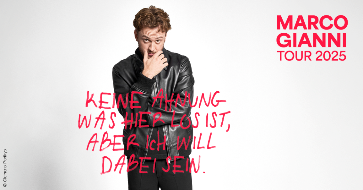 Ein Mann in schwarzer Lederjacke posiert nachdenklich vor einem wei&szlig;en Hintergrund. Der Text "Keine Ahnung was hier los ist, aber ich will dabei sein" ist in Rot geschrieben., &copy; links im Bild