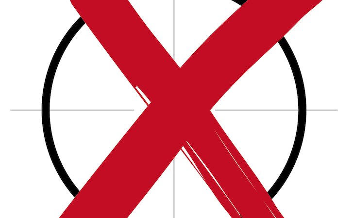 Ein rotes Kreuz auf einem schwarzen Kreis, das eine Wahlentscheidung symbolisiert., © Wilhelma Theater Ein rotes Kreuz auf einem schwarzen Kreis, das eine Wahlentscheidung symbolisiert., © Wilhelma Theater