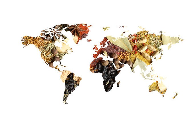 Weltkarte aus verschiedenen Gewürzen gestaltet, die die Kontinente formen. Farbenfrohe Mischung aus Kräutern und Gewürzen auf weißem Hintergrund., © Cool-Tours StattReisen Weltkarte aus verschiedenen Gewürzen gestaltet, die die Kontinente formen. Farbenfrohe Mischung aus Kräutern und Gewürzen auf weißem Hintergrund., © Cool-Tours StattReisen