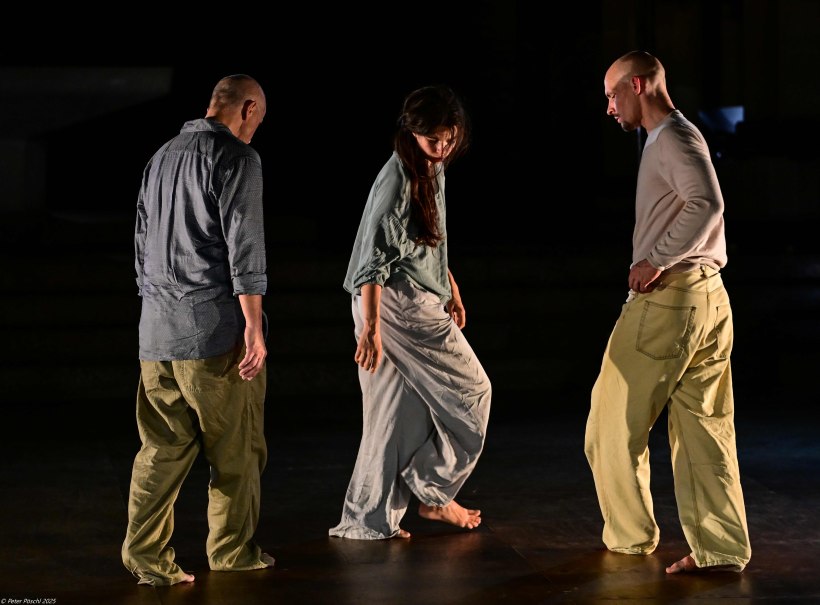 Prayers, Tanztheater des Kollektiv dots, © Peter Pöschl Prayers, Tanztheater des Kollektiv dots, © Peter Pöschl