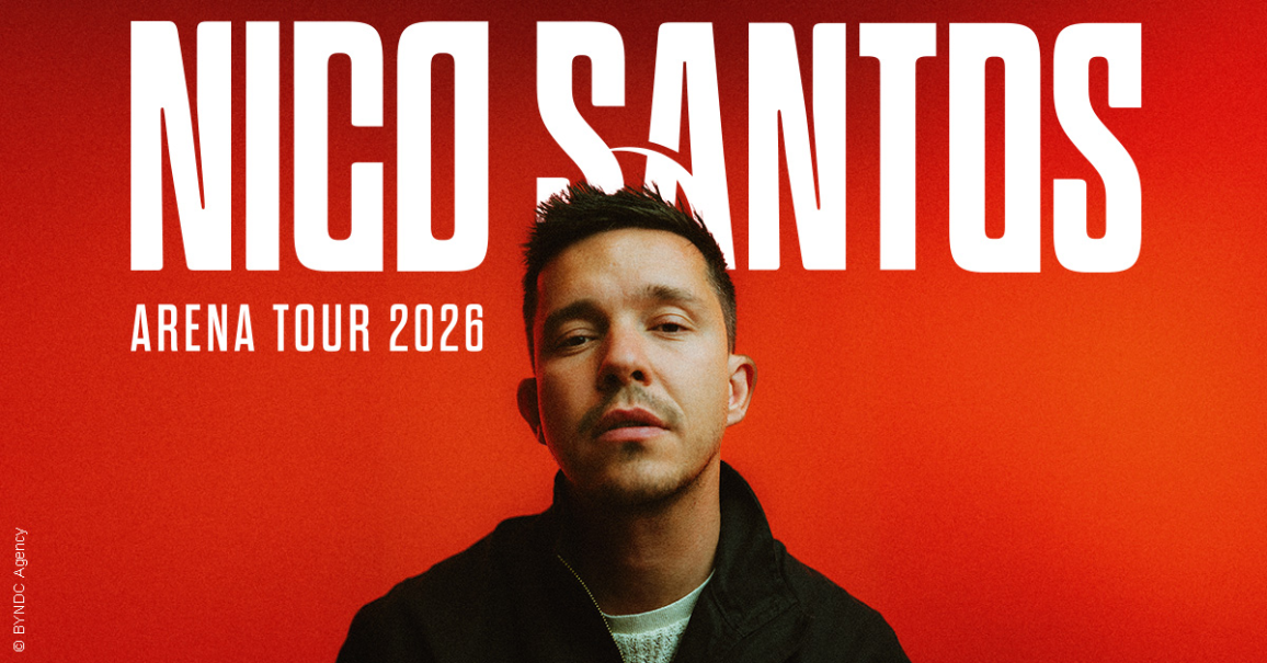 Plakat für die Arena Tour 2026 von Nico Santos. Der Künstler ist vor einem roten Hintergrund abgebildet, mit großem Schriftzug seines Namens., © links im Bild Plakat für die Arena Tour 2026 von Nico Santos. Der Künstler ist vor einem roten Hintergrund abgebildet, mit großem Schriftzug seines Namens., © links im Bild
