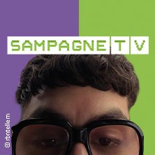 Close-up of a face with large glasses in front of a purple-green background. At the top it says 'SAMPAGNE TV'., &copy; see on the left