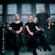 Solar Fake - Silenced Acoustic Tour 2027, &copy; links im Bild