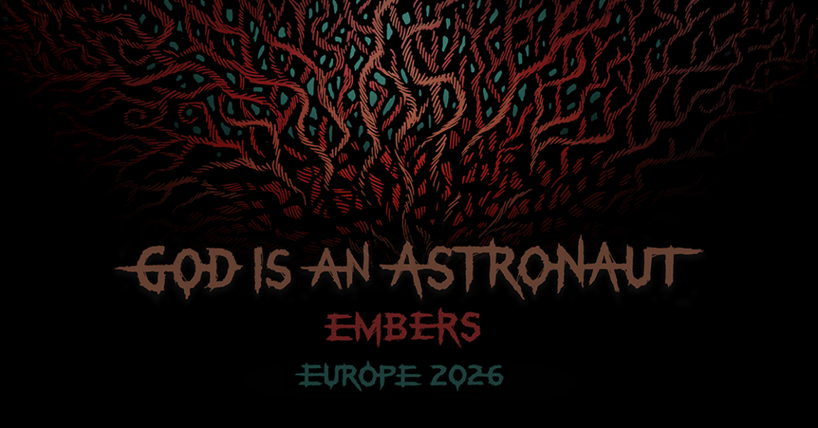 Poster f&uuml;r die Europatour 2026 von God Is An Astronaut mit dem Titel 'Embers'. Rote und blaue abstrakte Muster im Hintergrund., &copy; links im Bild