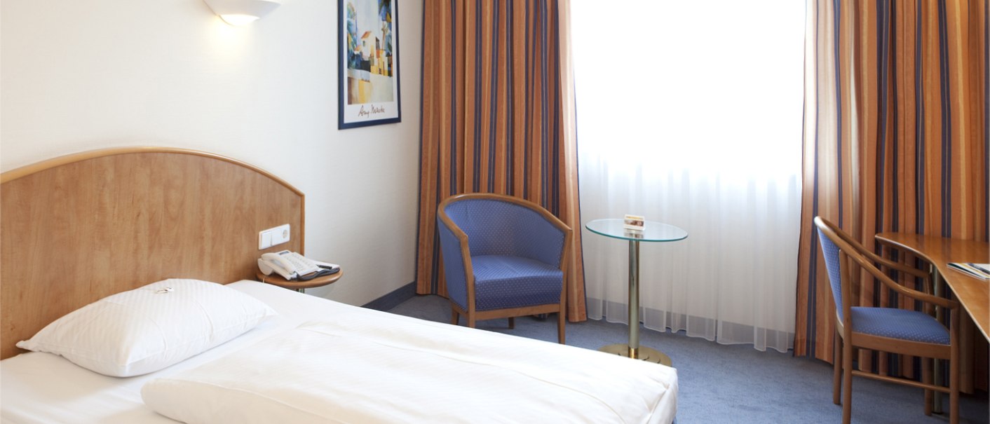 single room, © Hotel Schwanen Stuttgart-Airport/Messe