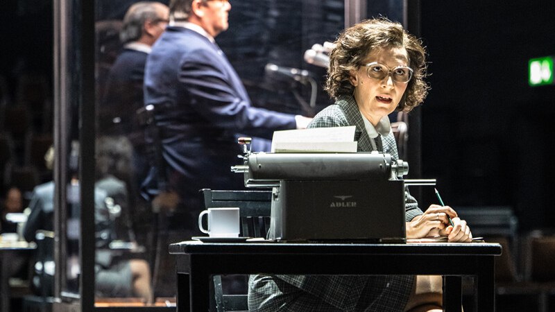 Zwischen zwei Menschen entsteht manchmal, wie selten, eine Welt, © Württembergische Staatstheater Stuttgart Zwischen zwei Menschen entsteht manchmal, wie selten, eine Welt, © Württembergische Staatstheater Stuttgart