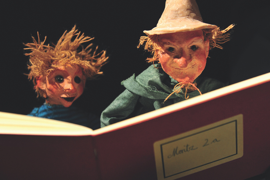 Mit Herrn Röslein wird der Alltag plötzlich magisch., © Figurentheater Unterwegs Mit Herrn Röslein wird der Alltag plötzlich magisch., © Figurentheater Unterwegs