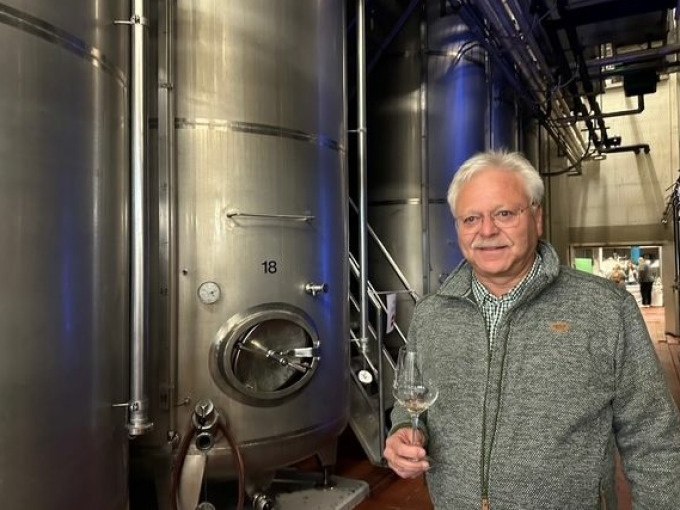 From the cellar door to the vine - experience wine up close, &copy; Weingenuss Stuttgart