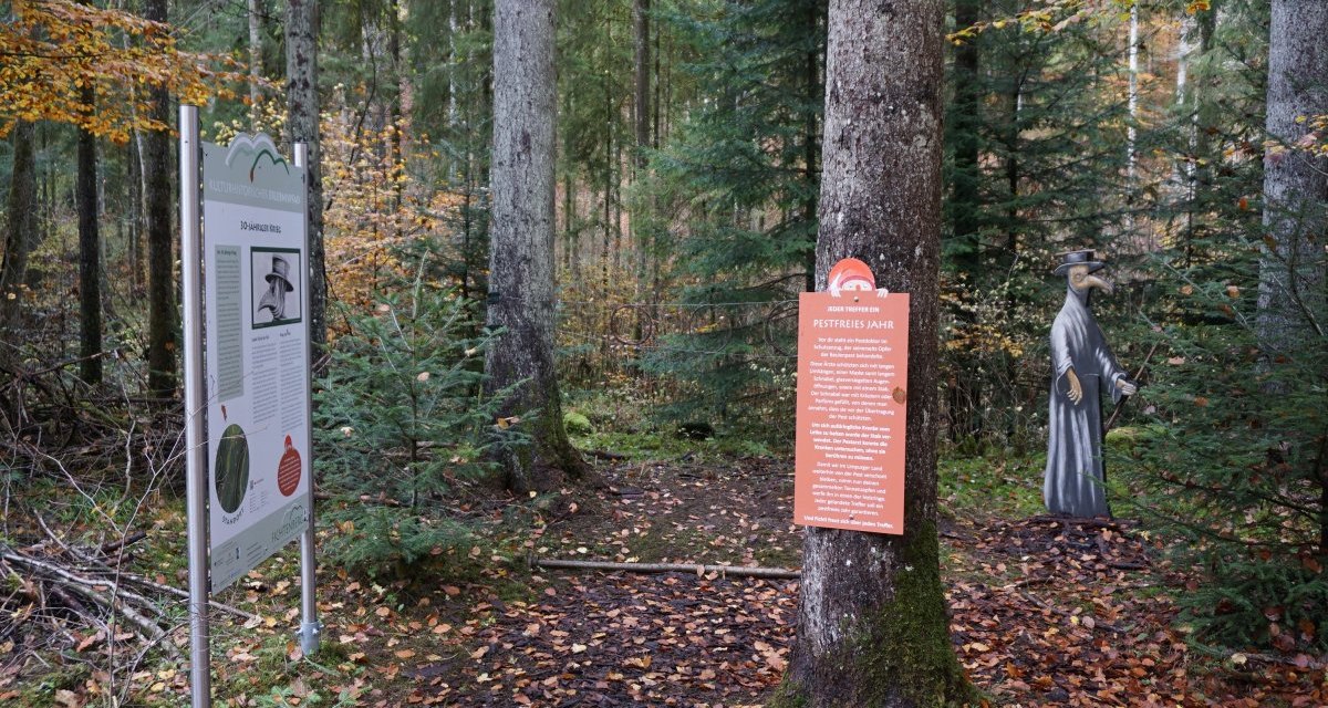 Kulturhistorischer Erlebnispfad in Fichtenberg: Pestdoktor Kulturhistorischer Erlebnispfad in Fichtenberg: Pestdoktor
