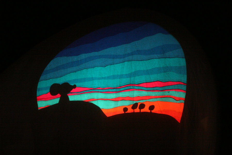 Frederik sammelt keine Körner – sondern bunte Ideen., © Fithe – Das Figurentheater aus Ostbelgien Frederik sammelt keine Körner – sondern bunte Ideen., © Fithe – Das Figurentheater aus Ostbelgien