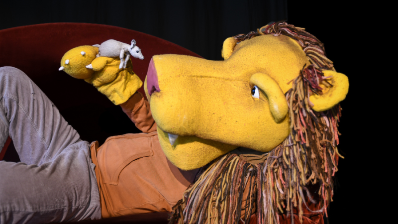 Eine Maus mit Mut am Löwenherz., © Karen Fuchs Eine Maus mit Mut am Löwenherz., © Karen Fuchs