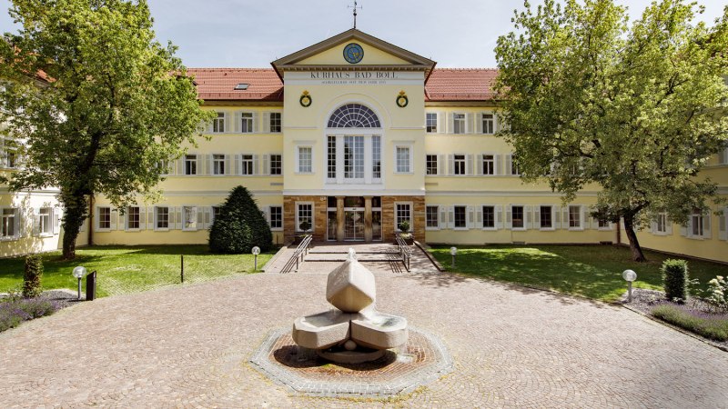 Super! Au&szlig;enansicht_Kurhaus-Bad-Boll_web-Christophsbad-Trenkler, &copy; Bad Boll