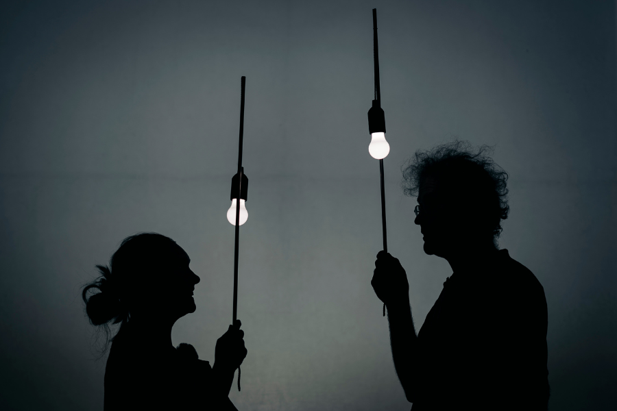 Schattenfiguren machen die Geschichte sichtbar., &copy; Fithe &ndash; Das Figurentheater aus Ostbelgien