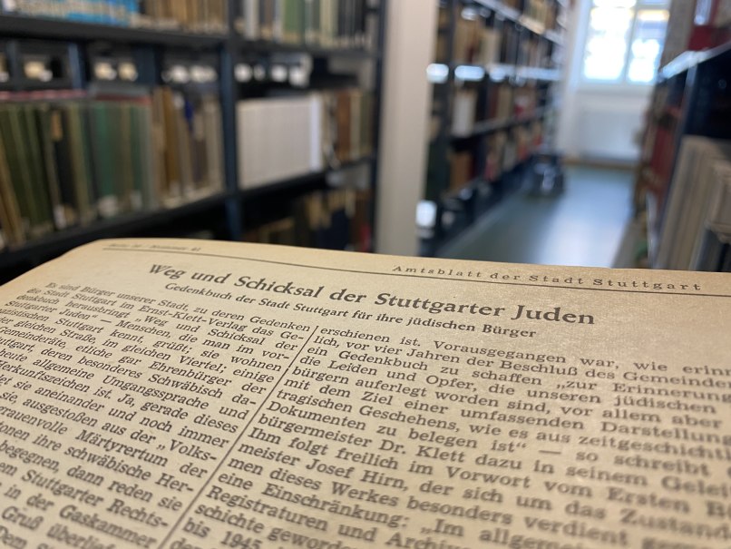 Das Amtsblatt berichtet 1964 über die Veröffentlichung des Buches von Maria Zelzer, © Stadtarchiv Stuttgart