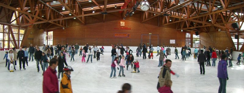 Ice skating at the Eiswelt Stuttgart, &copy; Stadt Stuttgart/Neidlinger