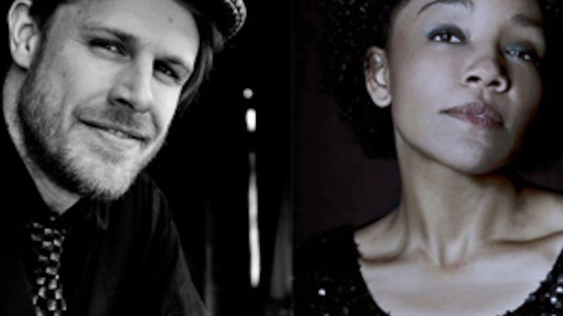 Zwei Personen in einem Portr&auml;tfoto: links eine Person mit Hut und Krawatte, rechts eine Person mit lockigem Haar und glitzerndem Oberteil., &copy; Ev. Kirchengemeinde S-Vaihingen / Kantorat