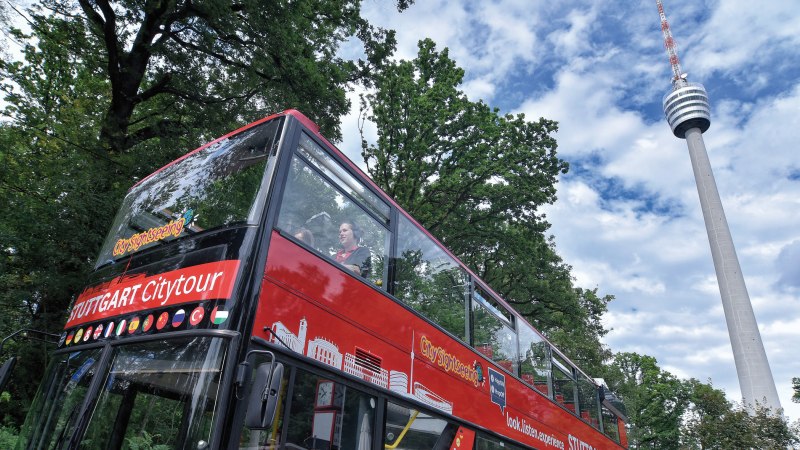 Hop-on Hop-off Bus vor dem SWR Fernsehturm., &copy; SMG, Pierre Polak