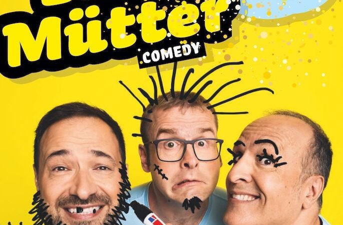 Drei Männer mit lustigen Zeichnungen im Gesicht posieren vor einem gelben Hintergrund. Text: 'Eure Mütter Comedy' und 'Perlen vor die Säue'., © Theaterhaus Stuttgart e.V. Drei Männer mit lustigen Zeichnungen im Gesicht posieren vor einem gelben Hintergrund. Text: 'Eure Mütter Comedy' und 'Perlen vor die Säue'., © Theaterhaus Stuttgart e.V.