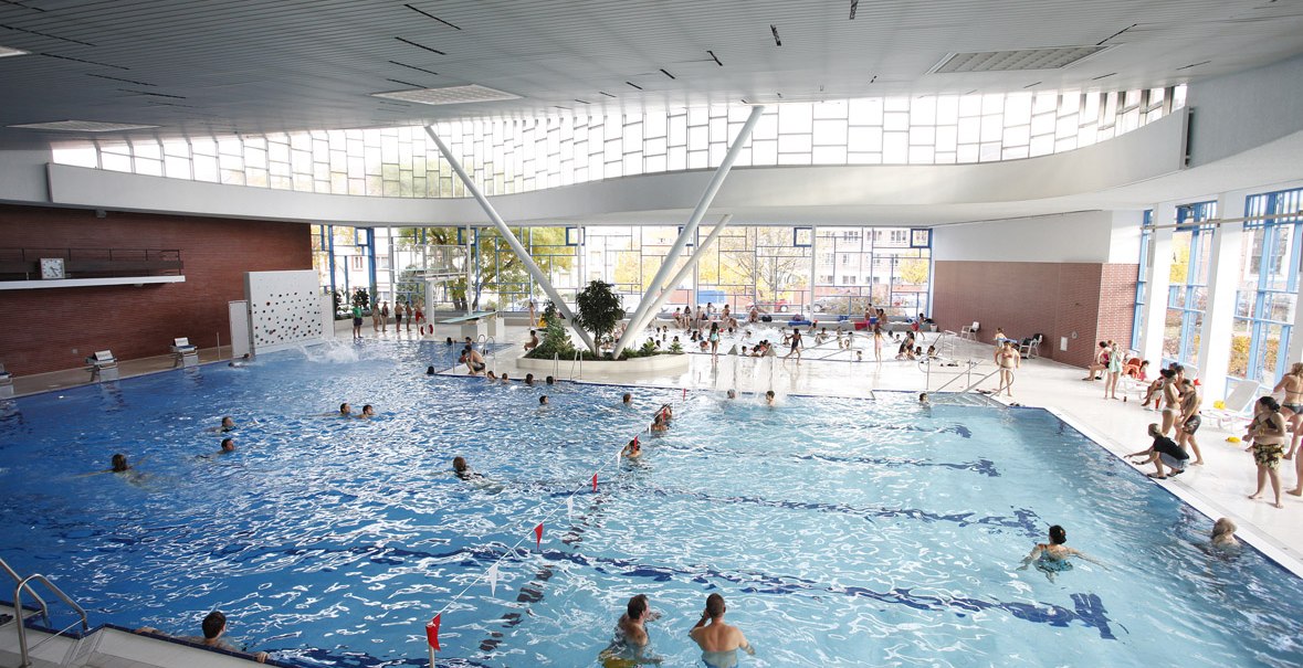 Schwimmbecken im Leo-Vetter-Bad, © Stuttgarter Bäder