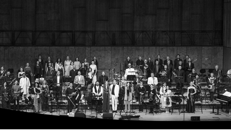 Whether a concert in the large concert hall or a "Meet & Greet" in the wine bar: our events are as culturally diverse as our entire orchestra.We started with German folk songs in wild, jazzy arrangements. We have also breathed new life into Bach and the German classics.But we became famous with our musical productions "Sinfonies unseres Lebens" and "China-Girl".Look forward with us to our new, exciting productions with the most colorful orchestra in the world!, © https://orchesterderkulturen.de/