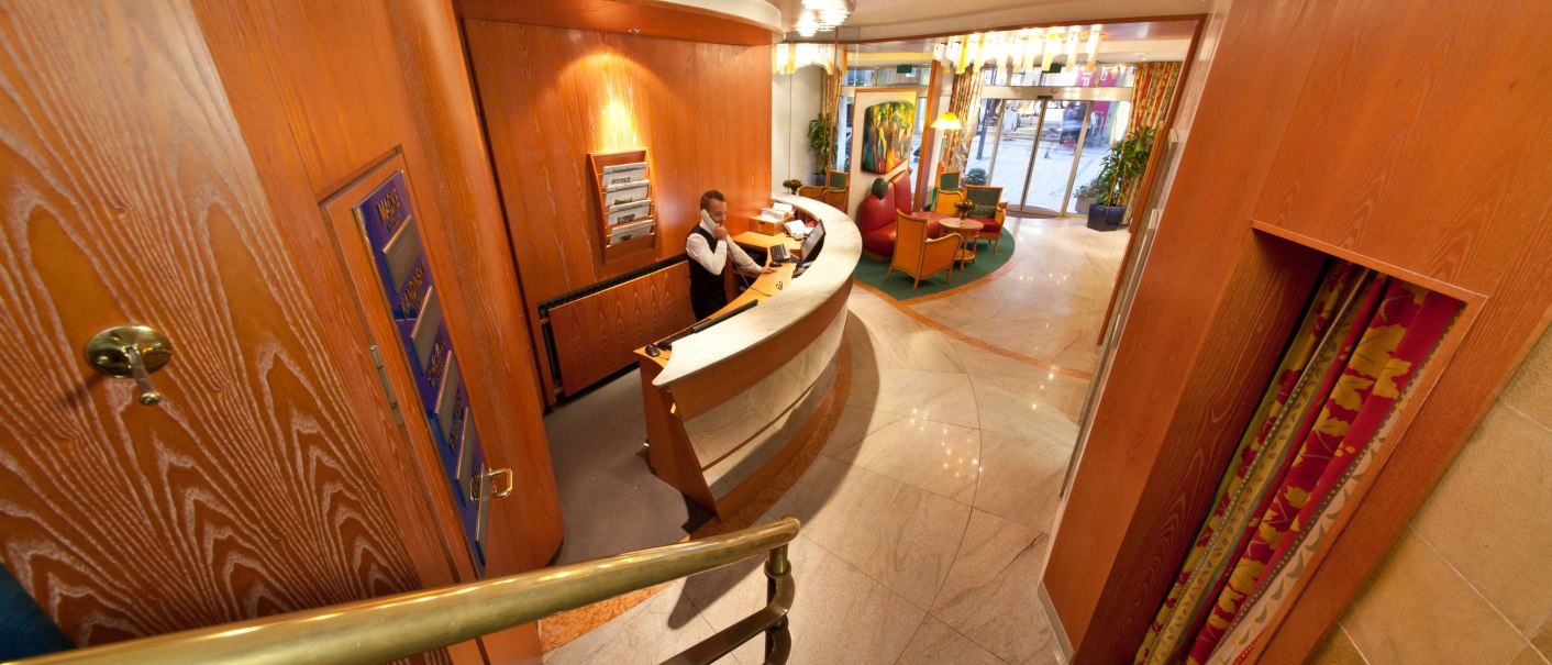 Rezeption und Lobby, &copy; Novum Boulevard Stuttgart City