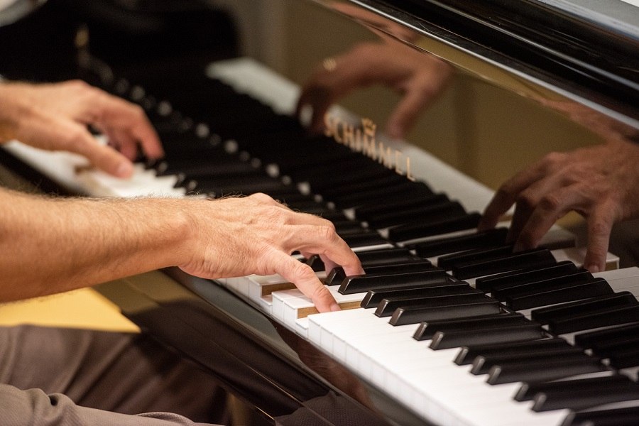 Beim Abschlusskonzert präsentieren die Teilnehmerinnen und Teilnehmer das, was sie beim Workshop gelermt haben., © Jens Volle Beim Abschlusskonzert präsentieren die Teilnehmerinnen und Teilnehmer das, was sie beim Workshop gelermt haben., © Jens Volle