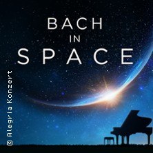 Bach in Space - Klavier: Danae Dörken, © links im Bild