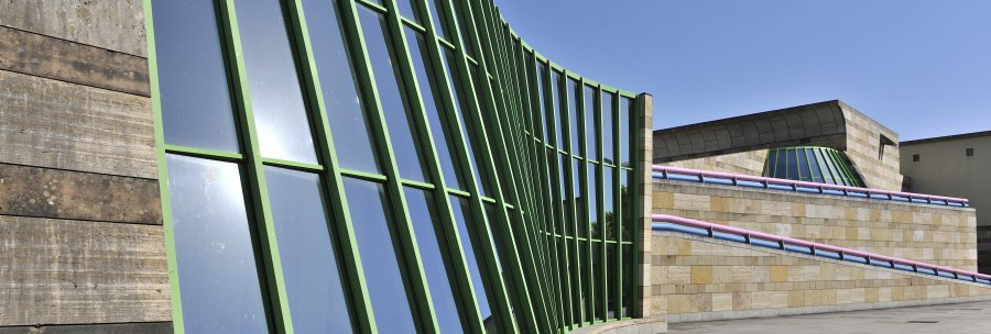 Postmoderne Bau des Architekten Stirling., © Volker Naumann Fotografie Postmoderne Bau des Architekten Stirling., © Volker Naumann Fotografie