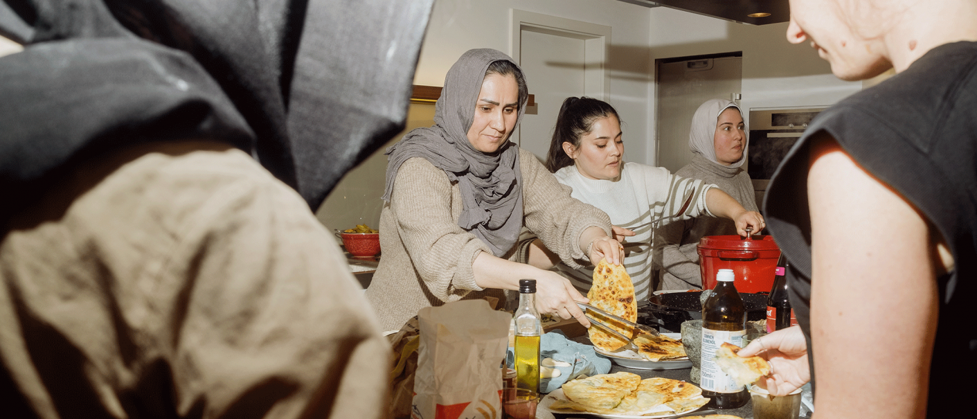 Gemeinsames Kochen mit der Arbeitsgruppe Entangled: Stuttgart-Afghanistan, © Linden-Museum Stuttgart, Foto: Harald Völkl