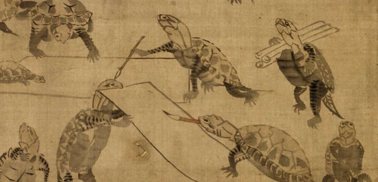 Japanische Zeichnung zeigt Schildkröten bei verschiedenen Tätigkeiten, darunter Malen und Tragen von Schriftrollen. Traditioneller Stil auf beigem Hintergrund., © Linden-Museum Stuttgart, Foto Dominik Drasdow Japanische Zeichnung zeigt Schildkröten bei verschiedenen Tätigkeiten, darunter Malen und Tragen von Schriftrollen. Traditioneller Stil auf beigem Hintergrund., © Linden-Museum Stuttgart, Foto Dominik Drasdow