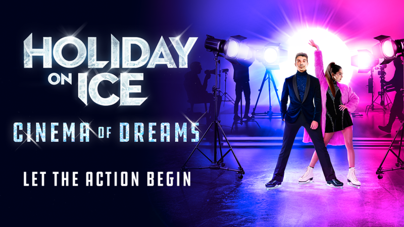Zwei Eiskunstläufer in glamouröser Pose vor bunten Scheinwerfern und Kameras. Der Schriftzug "Holiday on Ice - Cinema of Dreams" ist prominent zu sehen., © links im Bild Zwei Eiskunstläufer in glamouröser Pose vor bunten Scheinwerfern und Kameras. Der Schriftzug "Holiday on Ice - Cinema of Dreams" ist prominent zu sehen., © links im Bild