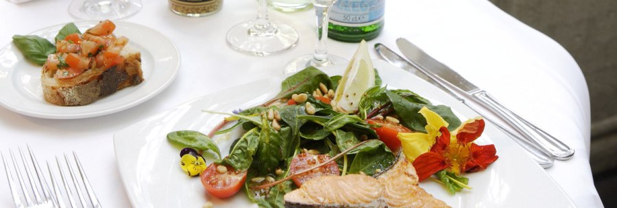 Fr&uuml;hlingsmen&uuml; im Marktst&uuml;ble in der Stuttgarter Markthalle, &copy; Loo&szlig; Kulinarisches OHG