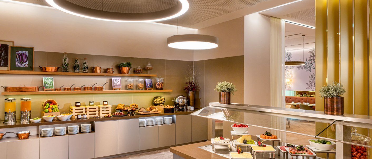 Breakfast Buffet, © Mövenpick Hotel Stuttgart Messe & Congress