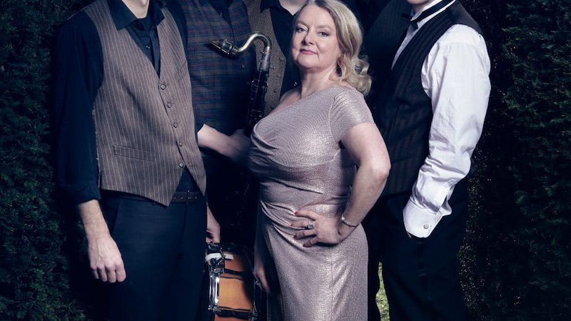 “Youkali” eine musikalische Utopie mit Liedern von Weill, Eisler und Brecht, © Theaterhaus Stuttgart e.V. “Youkali” eine musikalische Utopie mit Liedern von Weill, Eisler und Brecht, © Theaterhaus Stuttgart e.V.