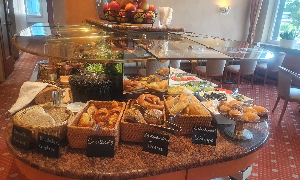 Frühstücksbüffet, © PLAZA INN Rieker Stuttgart Hauptbahnhof