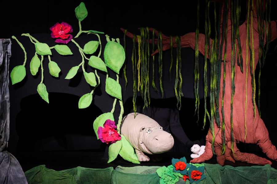 Viel zu erleben f&uuml;r den kleinen Eisb&auml;r., &copy; Fithe &ndash; Figurentheater aus Ostbelgien