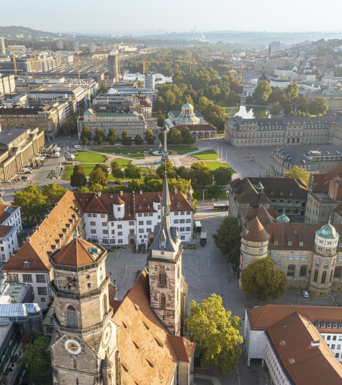 Schlossplatz von oben, © Stuttgart-Marketing GmbH, Sarah Schmid Schlossplatz von oben, © Stuttgart-Marketing GmbH, Sarah Schmid