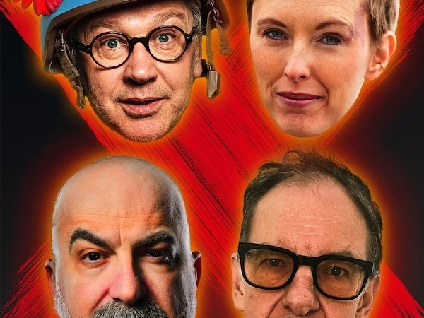 Vier K&ouml;pfe vor rotem Hintergrund, einer tr&auml;gt einen Helm mit der Aufschrift 'Kabarett' und Blumen., &copy; Renitenztheater Stuttgart e.V.