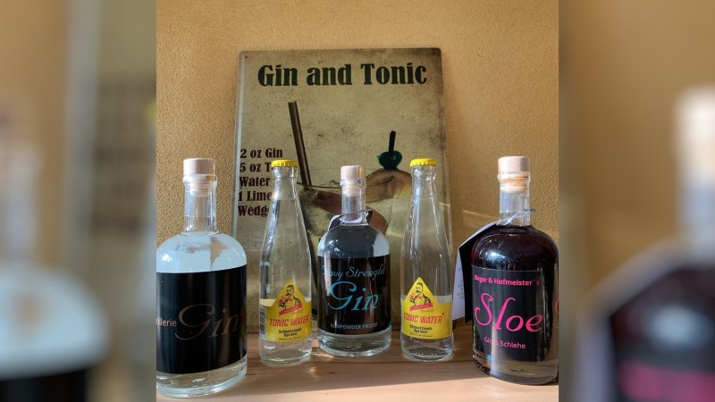 Hometown &amp; Sloe Gin, &copy; Rieger &amp; Hofmeister 