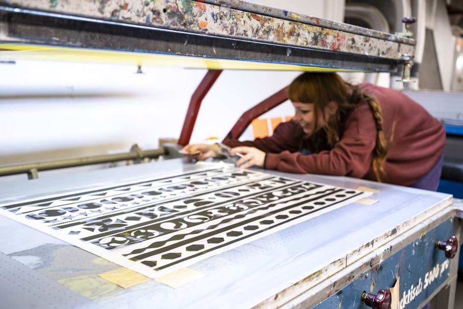 In der Siebdruck-Werkstatt der Merz Akademie, &copy; Merz Akademie