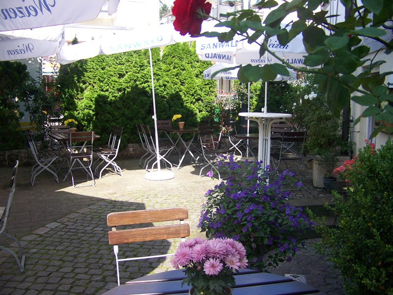 Weinstube im Alten Haus Terasse