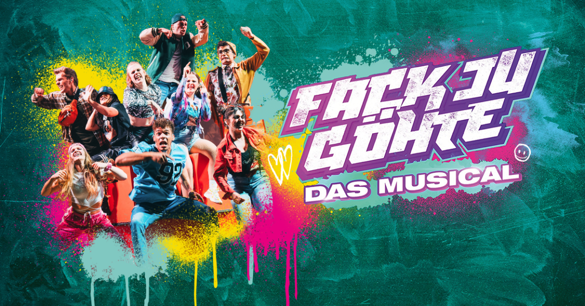 Buntes Plakat f&uuml;r 'Fack Ju G&ouml;hte &ndash; Das Musical' mit energiegeladenen Darstellern vor einem farbenfrohen Hintergrund., &copy; links im Bild