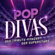 Leuchtendes Logo mit dem Schriftzug 'Pop Divas' und 'Das Tribute-Konzert der Superstars' vor einer B&uuml;hnenkulisse., &copy; links im Bild